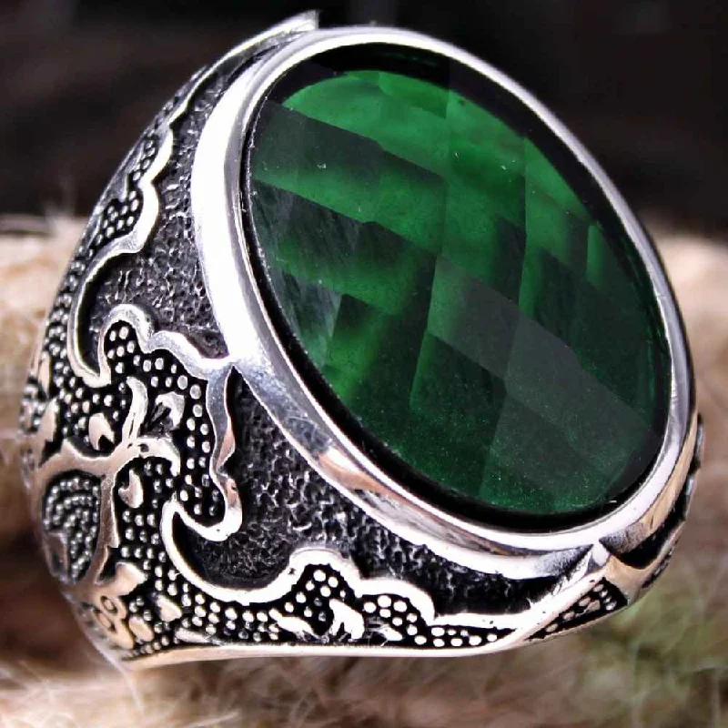 Exclusive Beautiful Emerald Stone 925 Sterling Silver Mens Ring