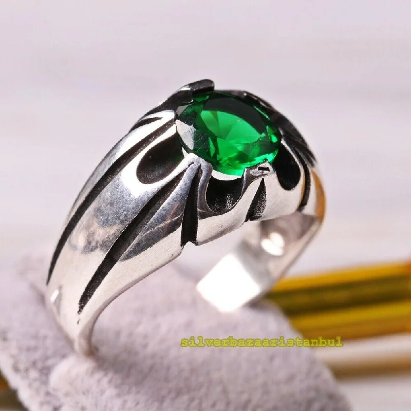 Handmade 925 Sterling Silver Thin and Shiny Emerald Stone Mens Ring