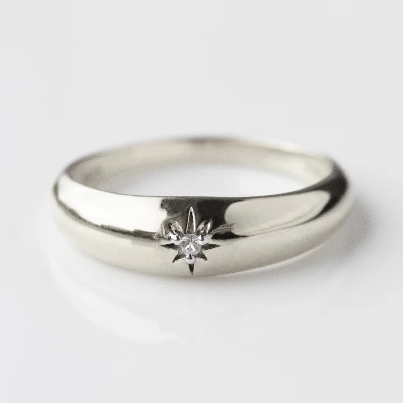 Guiding Star Set Diamond Band