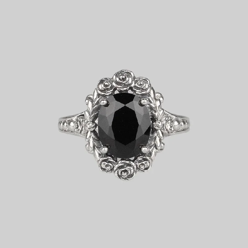 MARIA. Rose Wreath Onyx Silver Cocktail Ring