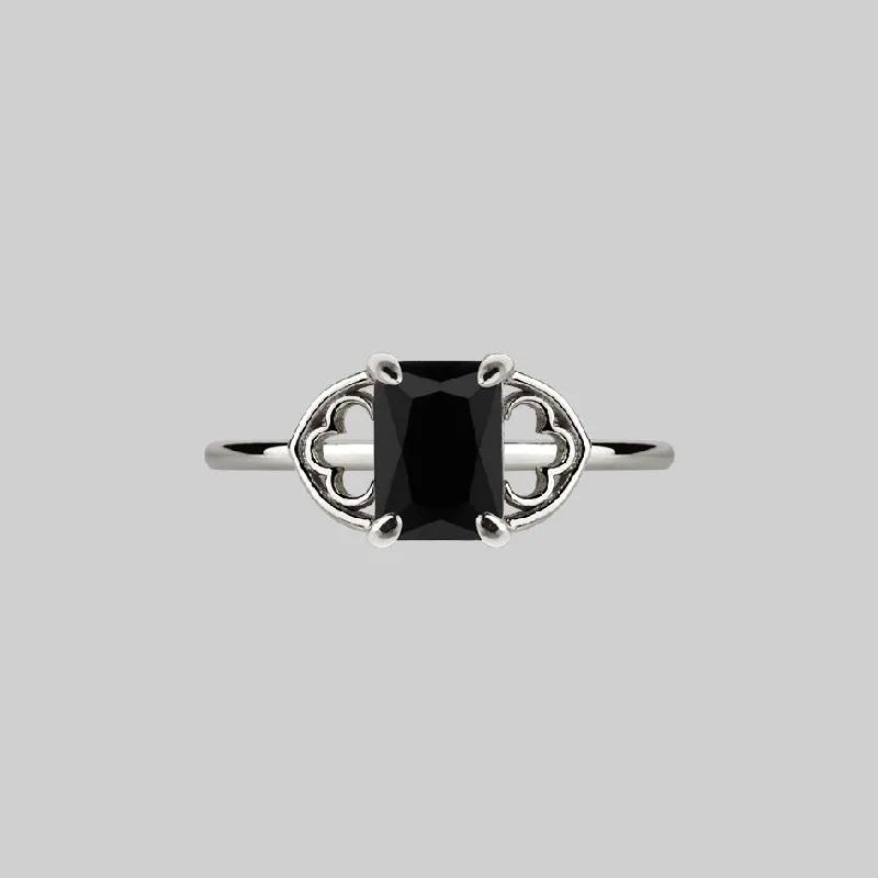 RAPTURE. Onyx & Gothic Arches Ring - Silver