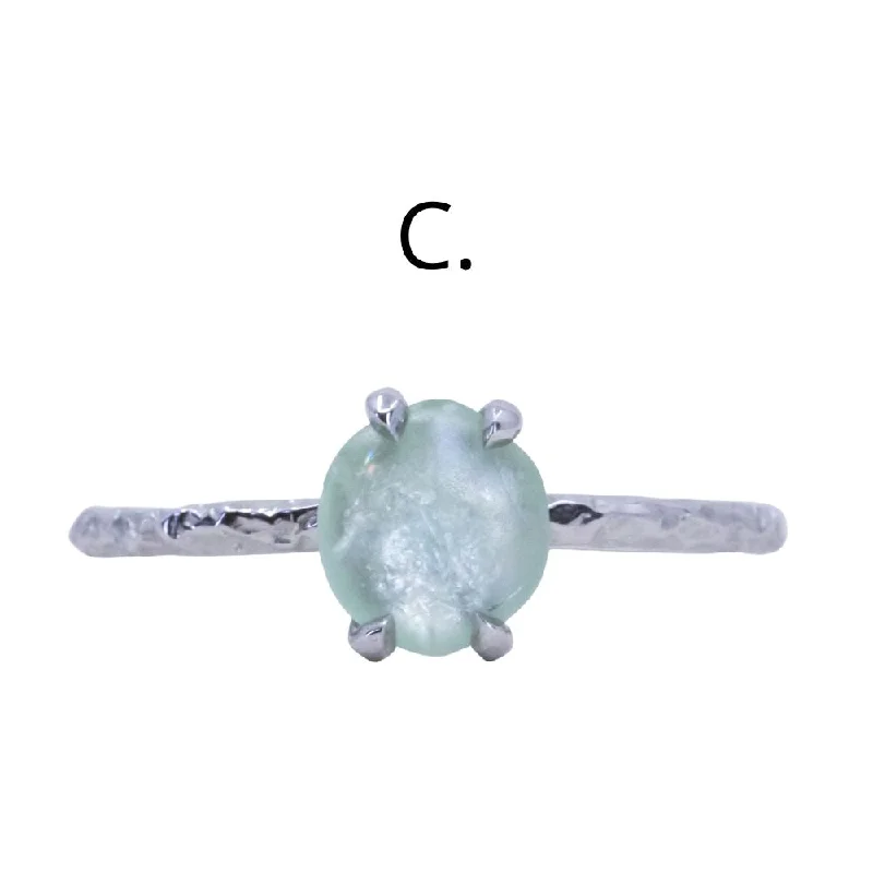 C. 0.95ct Light Green in 14k White Gold