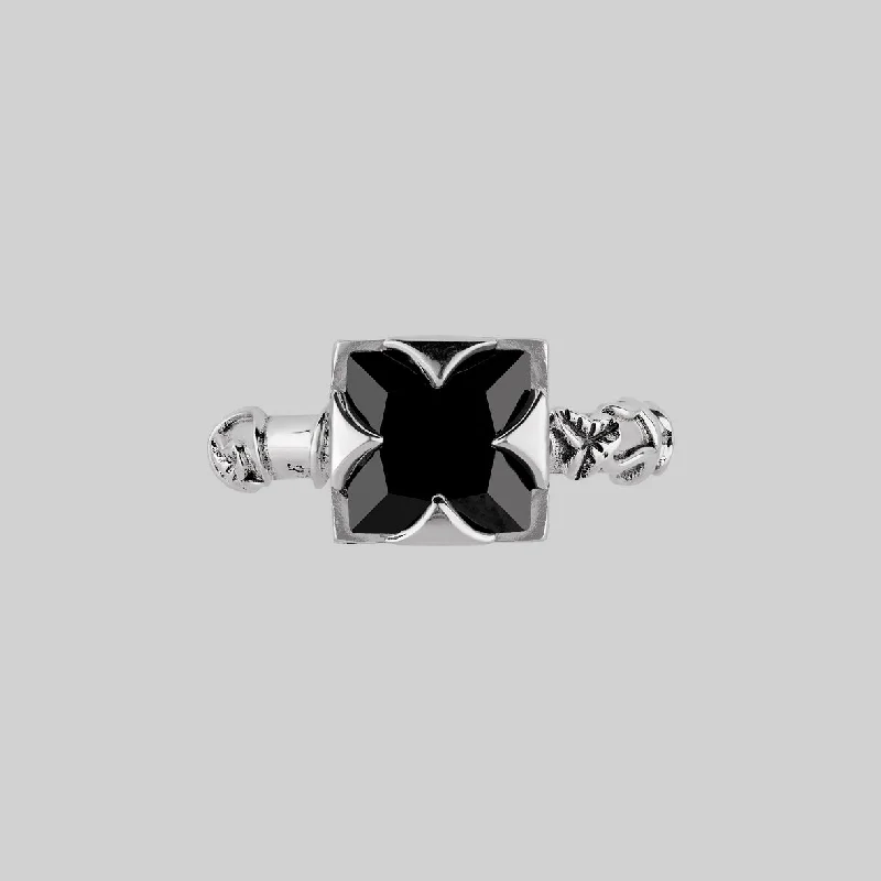 VAULT. Square Onyx & Ivy Ring - Silver