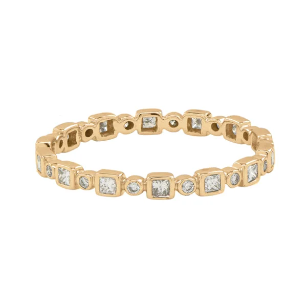 Square and Circle Alternating Diamond Band Ring