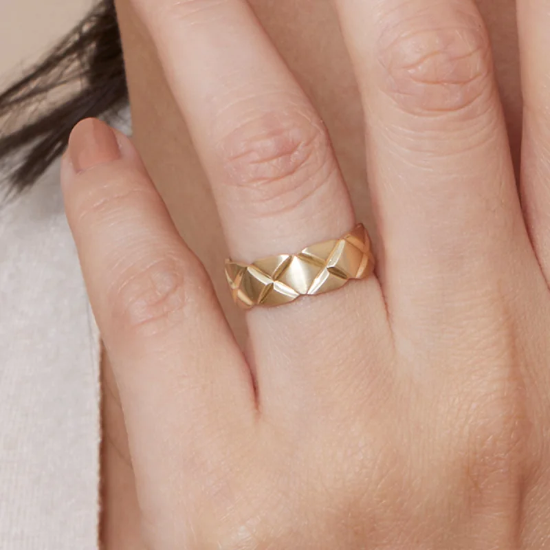 X-Pattern Ring, Rivka